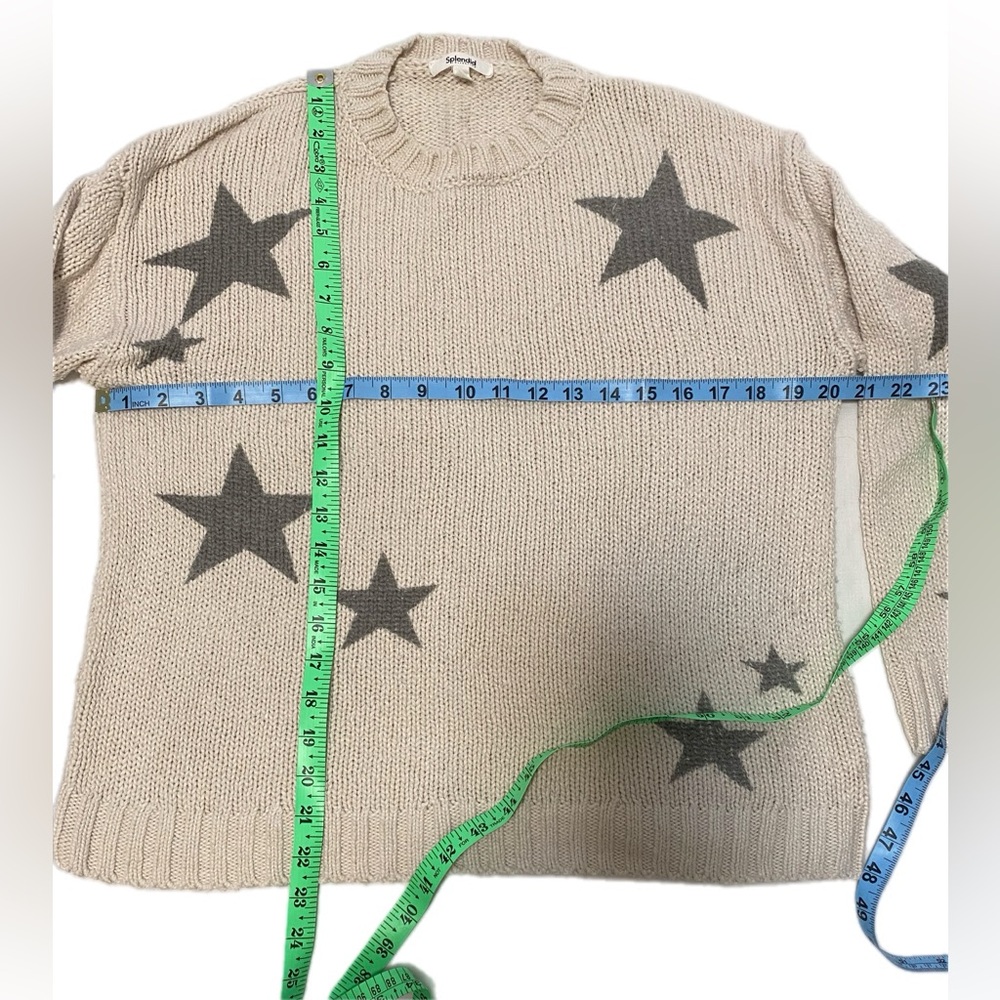 Splendid Cream Sweater with Gray Star Pattern small - Picture 5 of 8